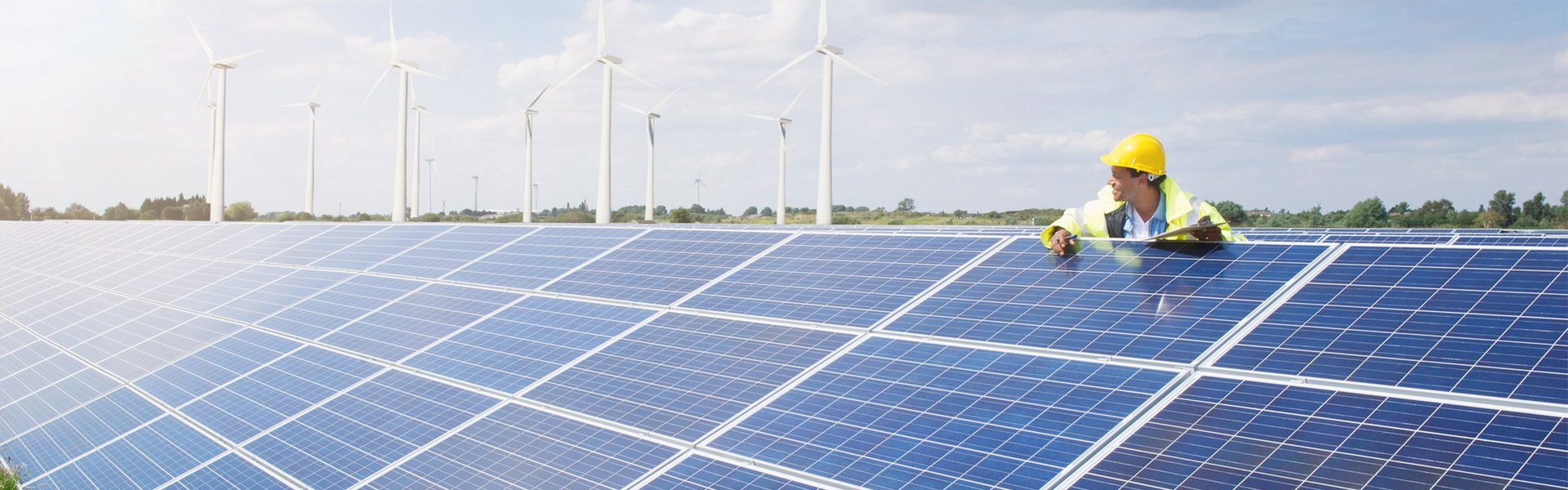 Solarmodule und Windräder