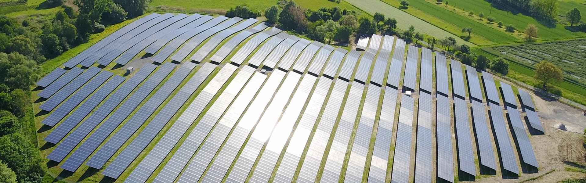 Solarmodule des Solarparks in Malsch aus der Vogelperspektive