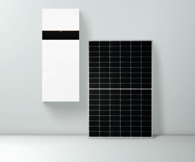 Produktbild eines Stromspeicher und Solarmoduls