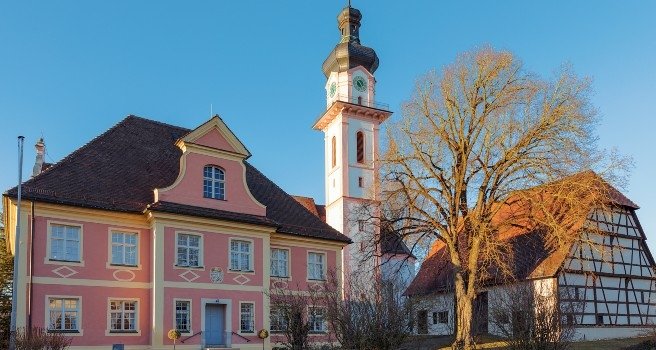 Aufnahme der barocken Stadtpfarrkirche St. Peter und Paul in Laupheim